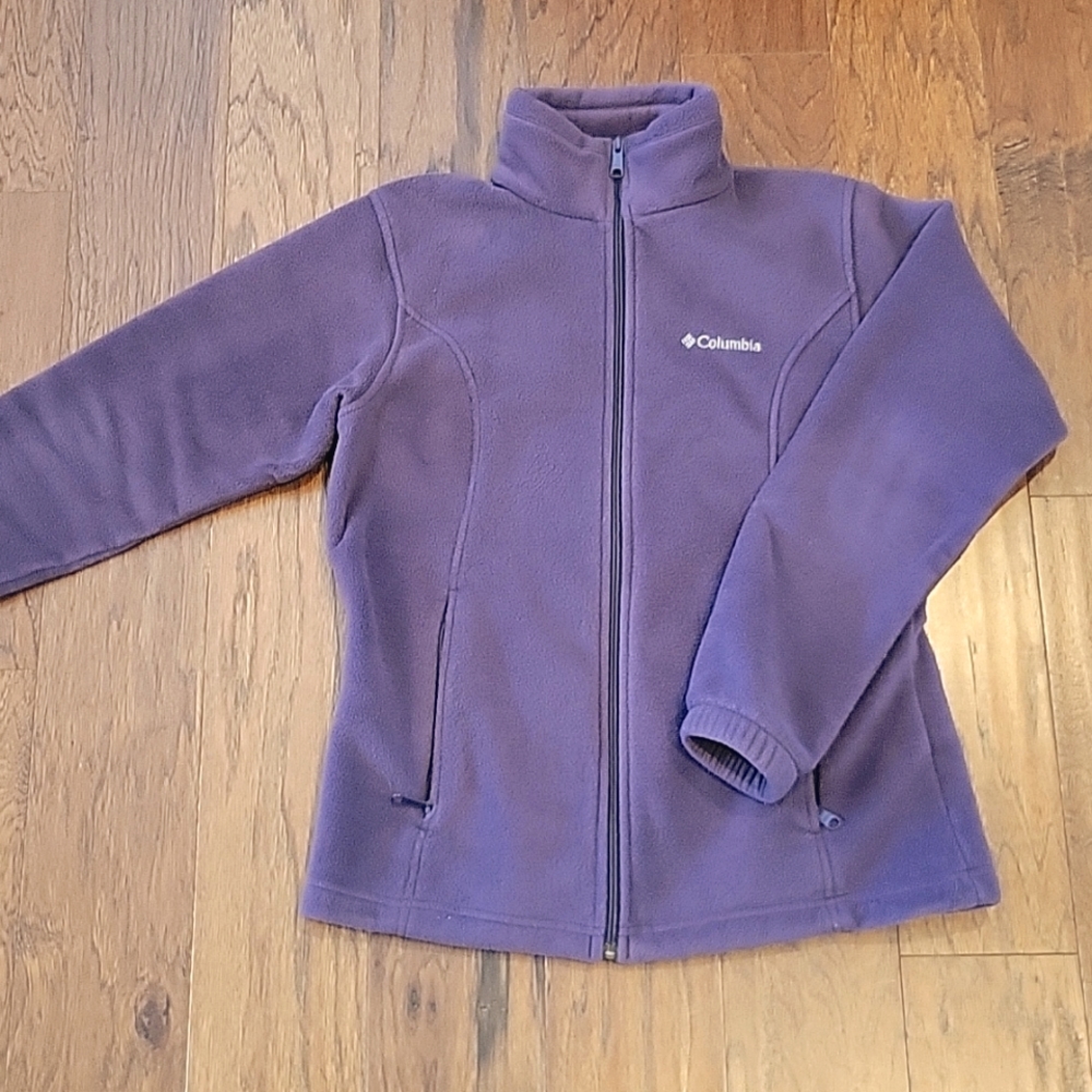 Like New Purple Clolumbia Jacket Medium.